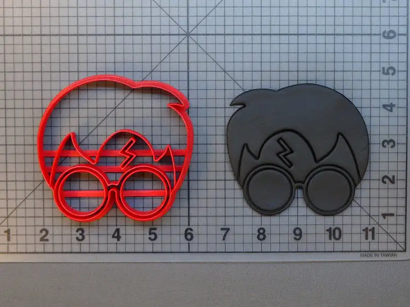 JB_Harry-Potter-266-666-Cookie-Cutter-Book-Character-266-666_