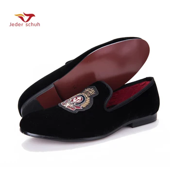 

Jeder Schuh New style men Velvet shoes with Hand stitch Bullion embroidery Party and Banquet Male Loafers Men Flats