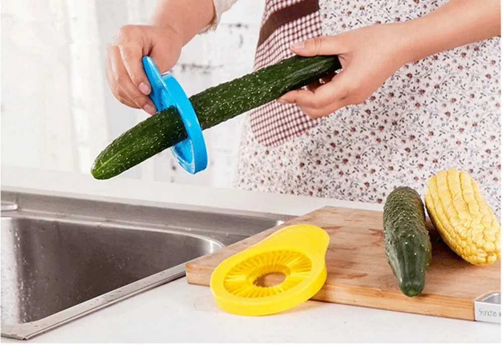 

1PC Vegetable Cleaning Brush Cuisine Vegetable Surface Cleaning Portable Corn Brush Cucumber Round Shape Wash Brush OK 0802