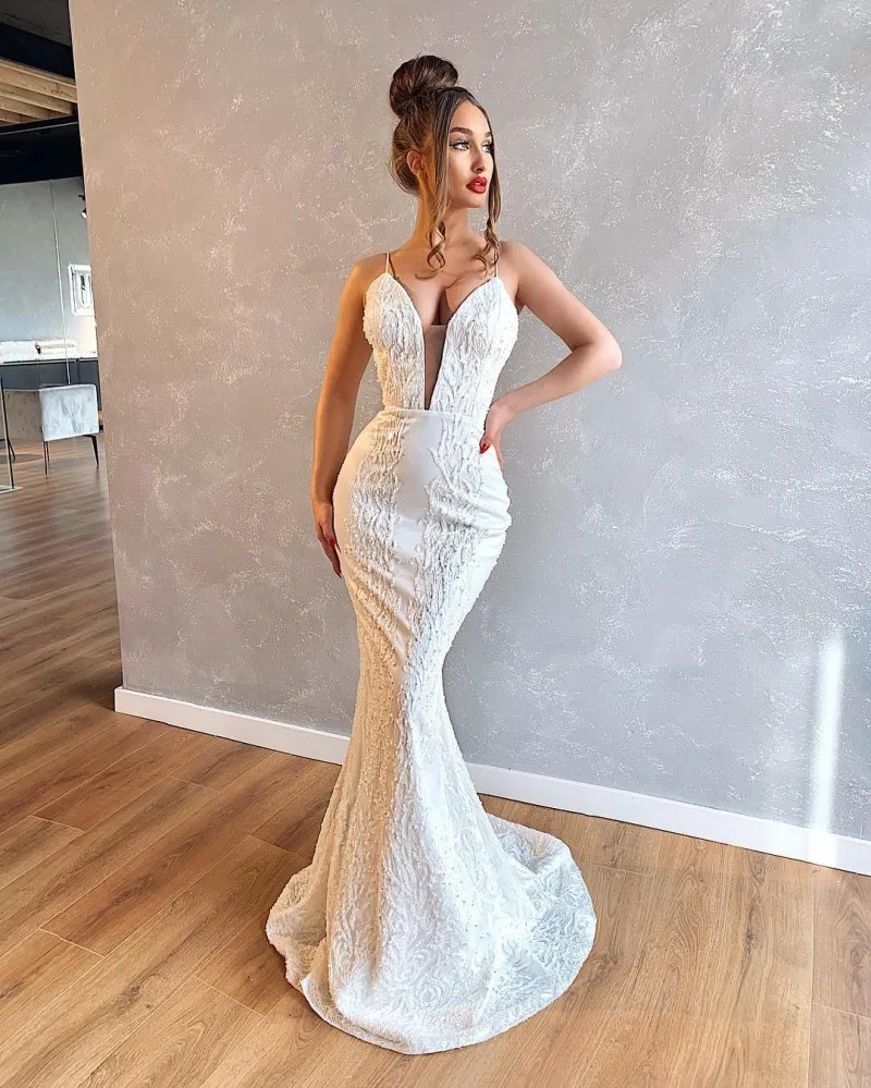 Luxurious Spaghetti Beach Wedding Dress with Detachable Train Lace Feathers Wedding Gowns Vestido De Novia