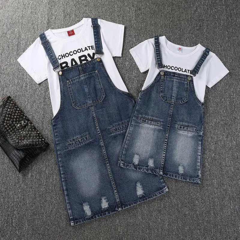 Платья для мамы и дочки летняя одежда для мамы и меня семейная футболка+ джинсовые платья Одинаковая одежда для мамы и дочки