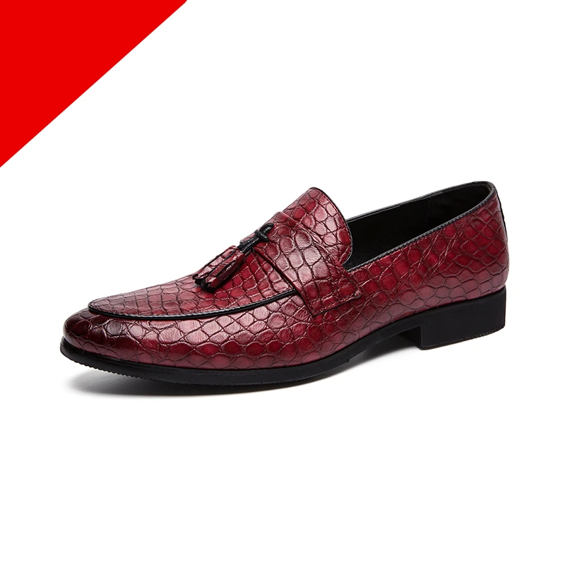 Misalwa/Летняя мода; большие размеры 38-47; мужские лоферы из искусственной кожи с кисточками; Повседневная Свадебная обувь с острым носком; Красные Мужские модельные туфли - Цвет: Red Men Loafers