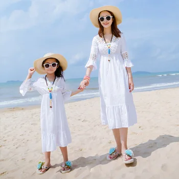 

Mother Daughter Dresses 2019 Bohemian Style Matching Family Outfits White Mother and Daughter Wedding Clothes Lace Long Dress