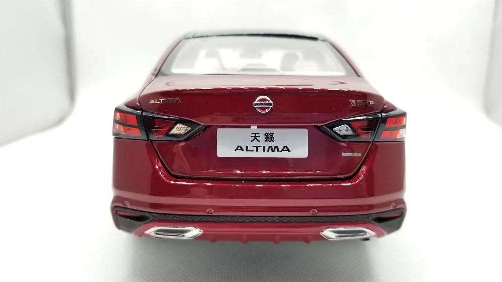 1:18 литая модель для Nissan Teana Altima красный Седан сплав игрушечный автомобиль миниатюрная Коллекция подарков