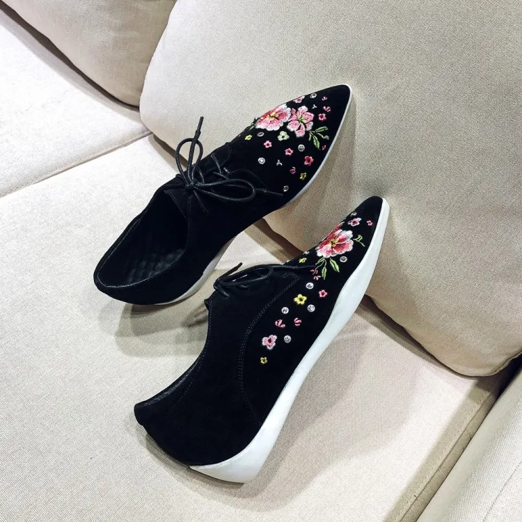Schwarzes 2019 Wohnungen Mode Creepers Mokassins Wildleder Stickerei Zorssar Slip Frauen Casual Flache Auf Leder Schuhe Spitz qZTwdUxd7
