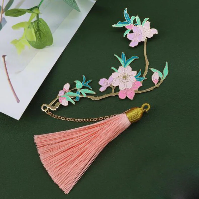 

Peach Blossom Colored Metal Hollow Bookmarks Liushu Aesthetic Art Bookmark Teacher Graduation Season Gift