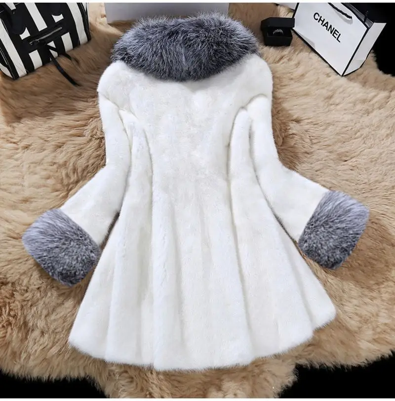 Autumn and Winter New Fur Grass Coat Female Long Section Fake Fur Coat Womens Coats Winter Cashmere Coat