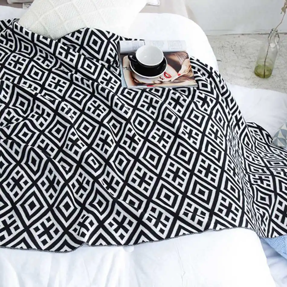 Modern Plaid Black Grey Knitted Blankets On The Beds And Sofa 100