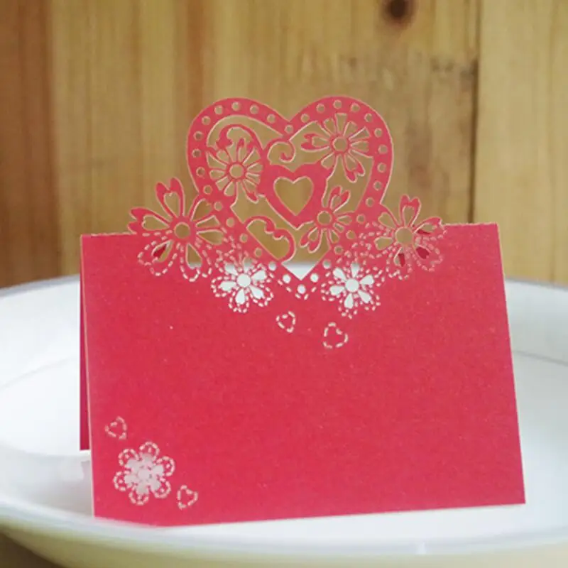 

50 Pcs/lot Romantic Heart-shaped Laser Engraving Wedding Table Setting Table Card Creative Guest Name Table Card