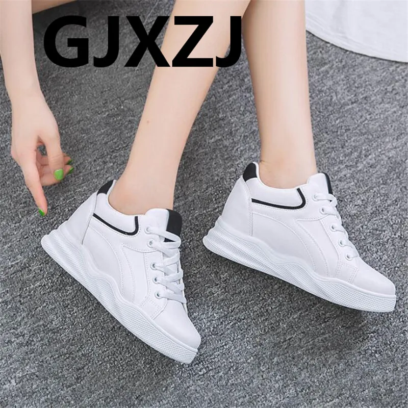 

Outdoor soft bottom breathable new internal increase small white female student casual platform running shoes