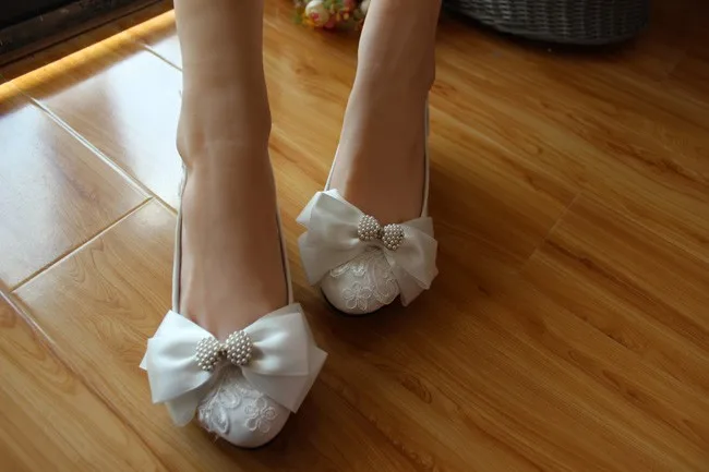 Ручной сладкий Женские свадебные туфли на низком каблуке белые кружевные свадебные туфли невесты женские вечерние Лук Бабочка-узел обувь