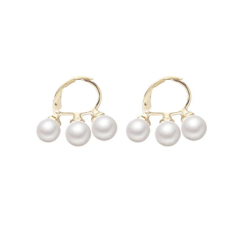 

2018 New Fashion Europe and America Imitation Pearl Alloy Hoop Earrings Simple Earring for Women Wedding Bridal Party Jewelry
