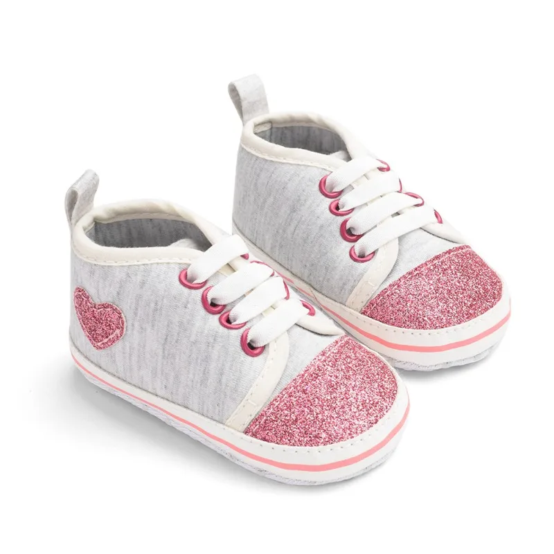 Новорожденный обувь в маленьких первые ходунки детские с принтом сердца для маленьких мальчиков для девочек мягкая подошва тапки Prewalker 0-18 M