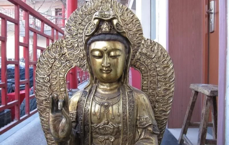 

35"China temple classic Bronze Bodhisattva Kwan-Yin Buddha on lotus flower base