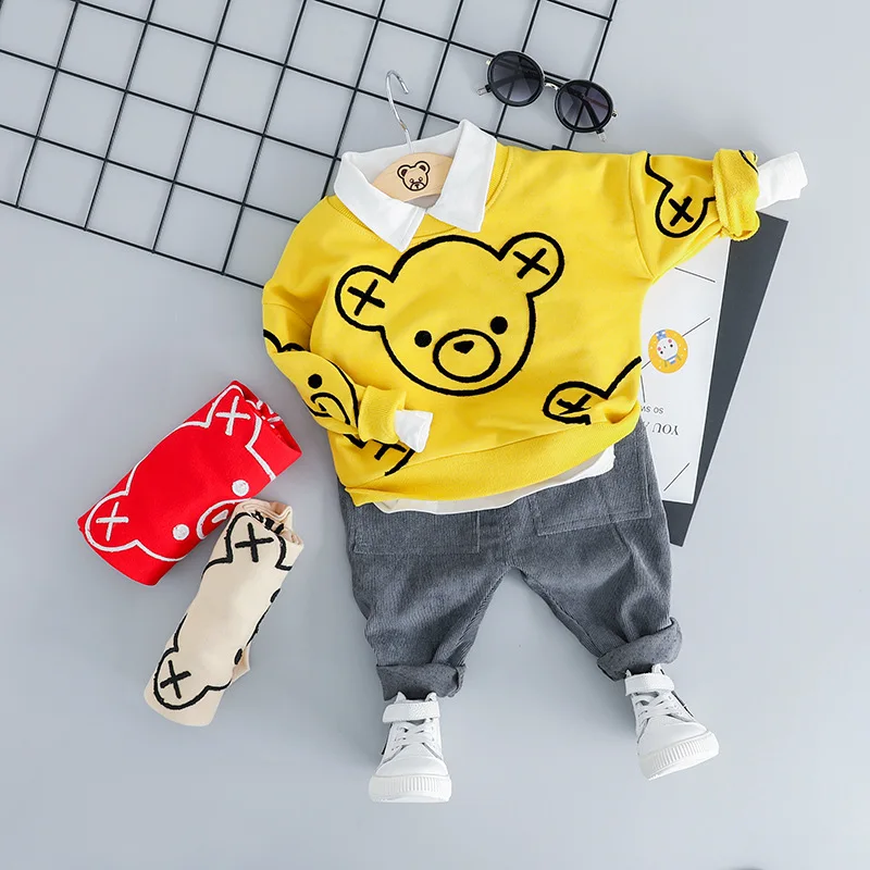 

2019 spring and autumn new 0-3 years old male baby suit Korean version of the cute cartoon bear sweater trousers two-piece