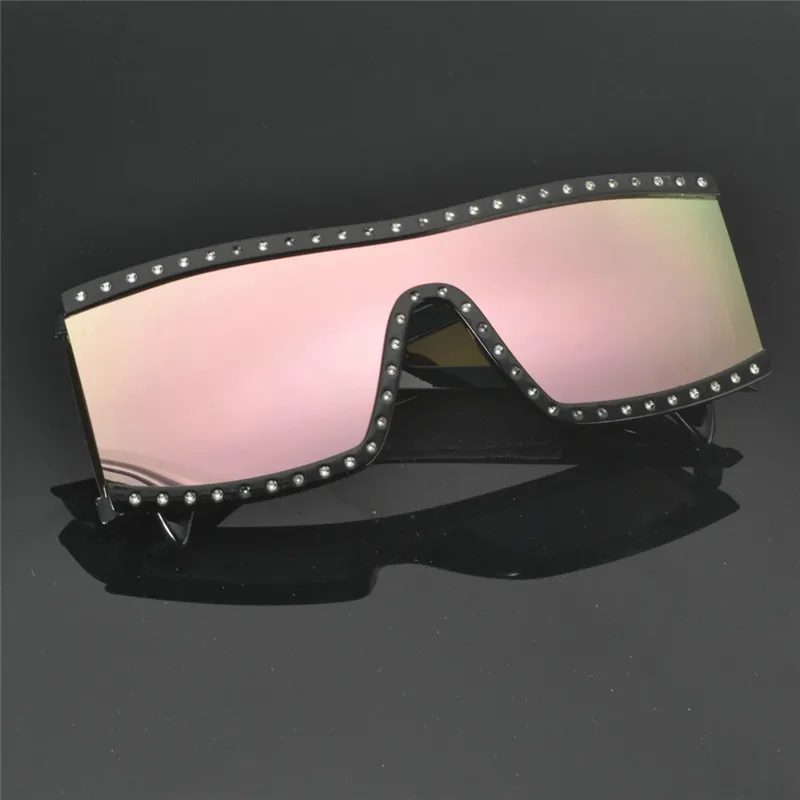 

MINCL Women New Rivet Spike Decoration Rock Punk Sunglasses Goggles Cool Fashion Stage Bar Party Sun Glasses UV400 NX