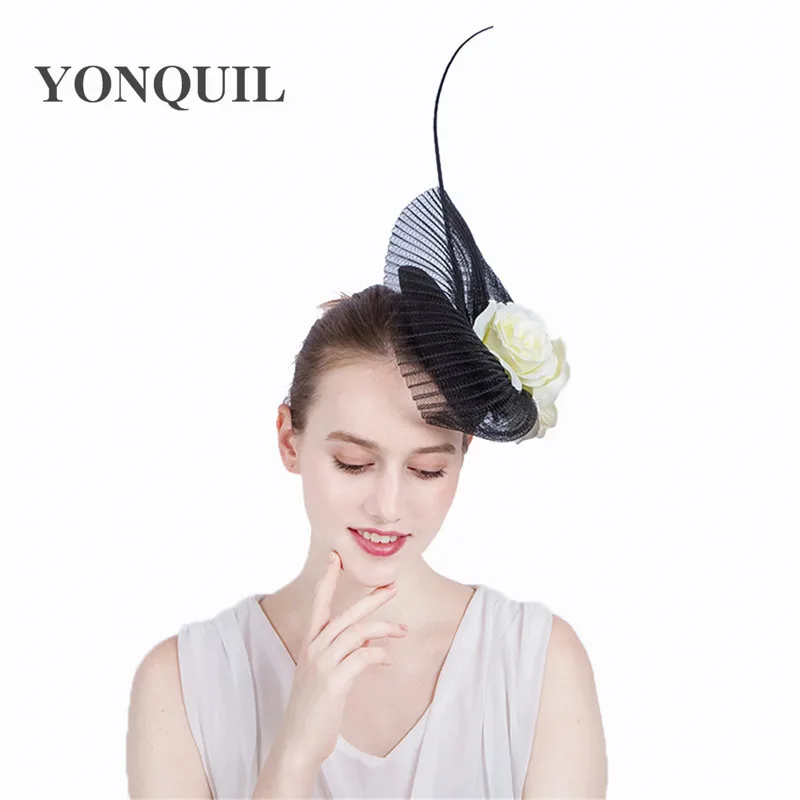 Preto fascinators sinamay com flor de seda