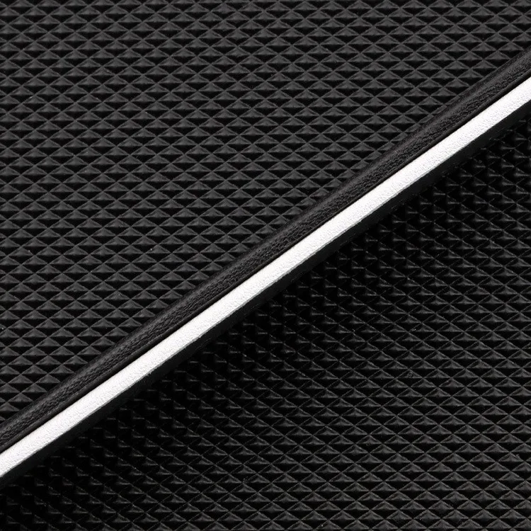 2469264692_1909481853