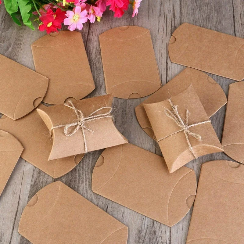 50 шт. подарочная коробка в форме подушки из крафт-бумаги, коробка для конфет с веревкой, для свадьбы, девичника, дня рождения