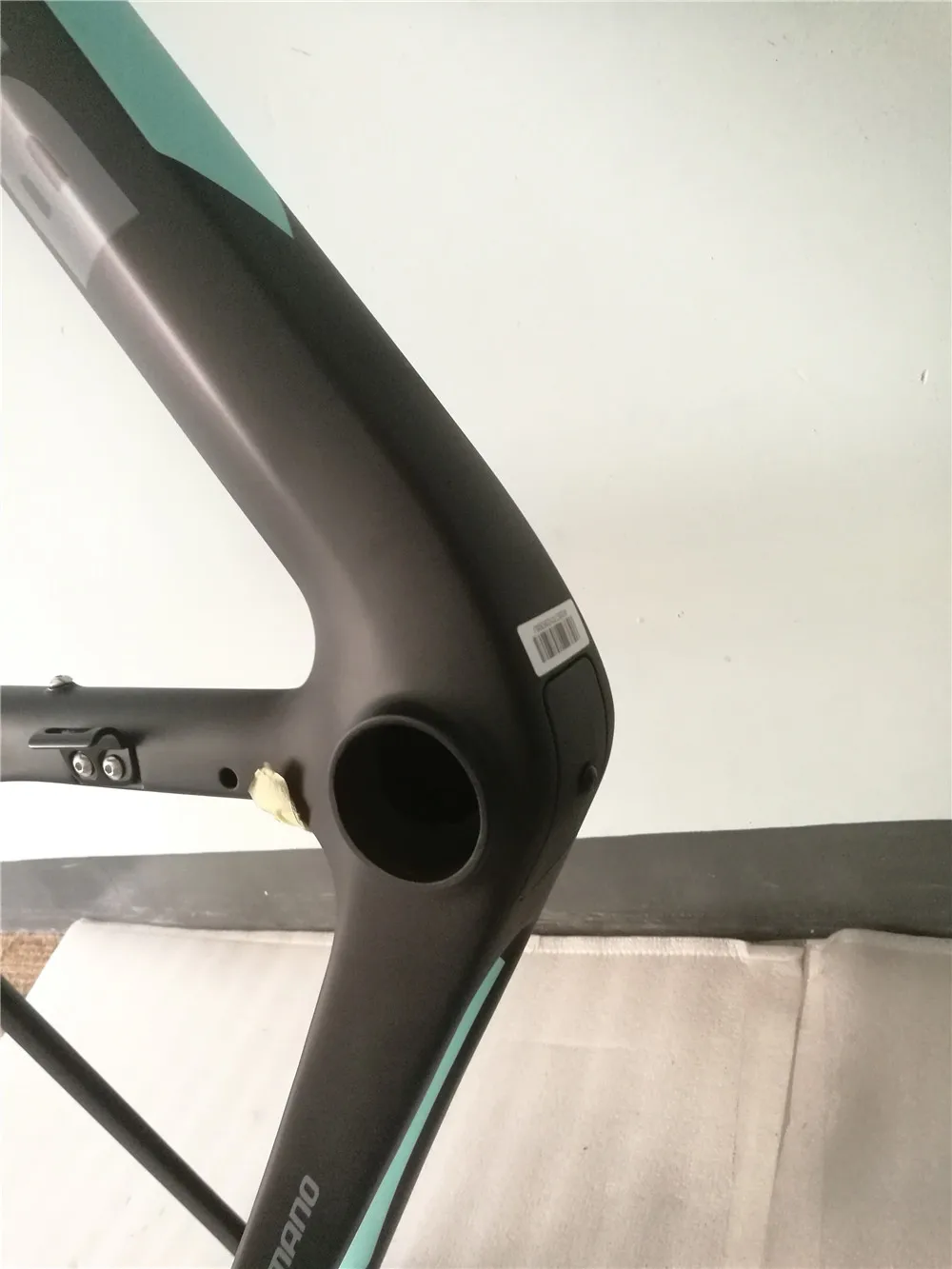 

2018 New model hot selling carbon fiber XR 4frame T1000 road bike race frame China bike frameset BB386 accept customized paint