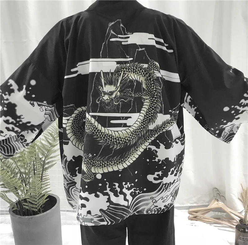 

Summer 2018 New Waves Winged Dragon Stand Kimono High Street T-Shirt Man Dropshipping