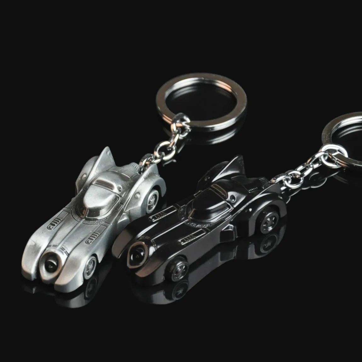 

Batman V Superman Stereo Chariot Keychain For Men Trinket Llavero Car Keyring Key Chain Ring Chaveiro Jewelry Gift Souvenirs