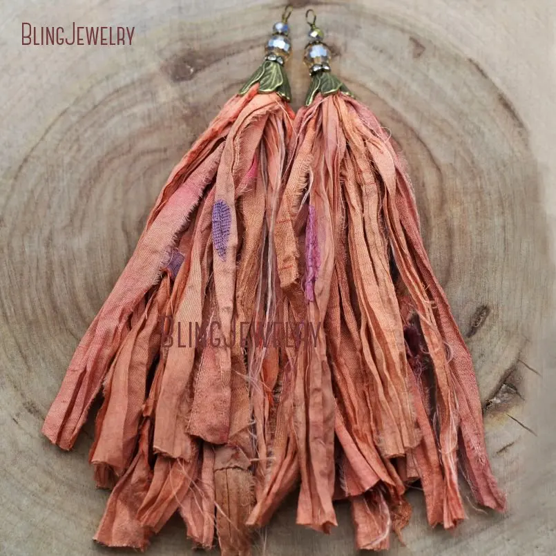20171213-PM9051-  Antique Bronze Color Plated Coral Pink Sari Silk Tassel Pendant