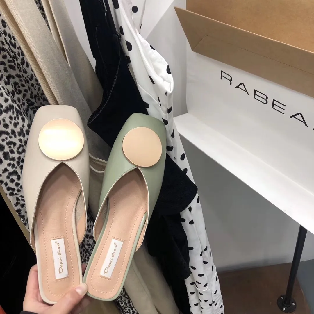 

Spring Autumm Solid Closed Toe Slides Women Outside Flat Flat With Slippers Bling Ladies Metal Decoration Shoes