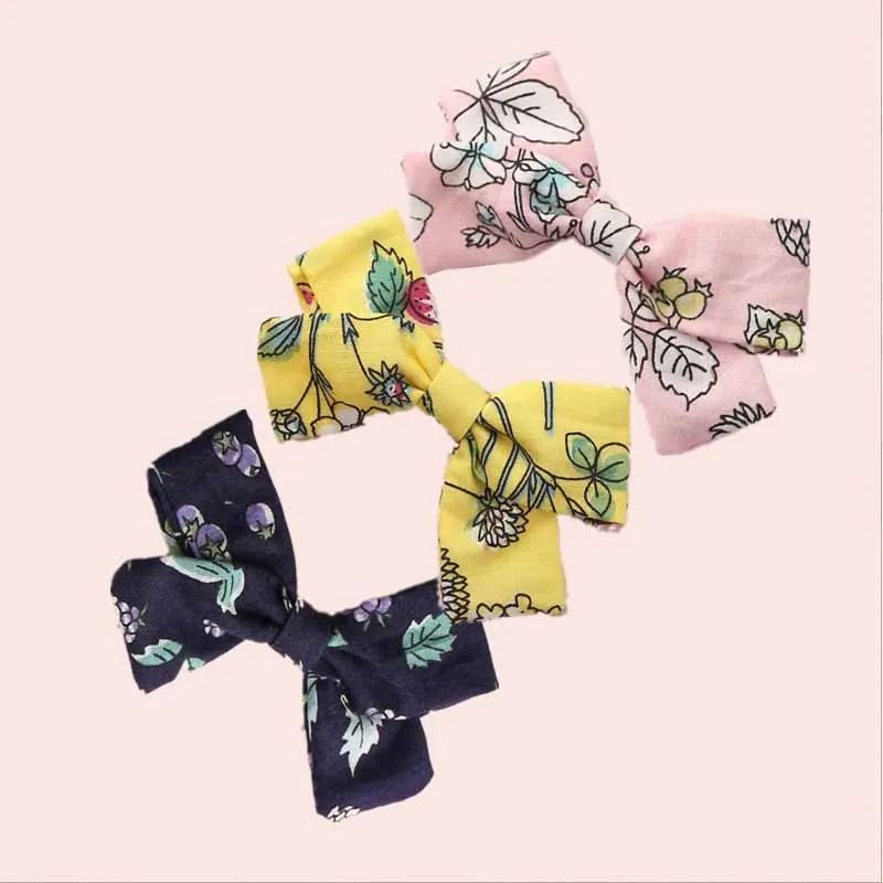 

Dog headwear Yorkshire bow hair accessories pet than bear Teddy hairpin hairpin cat head flower jewelry Bow print headdress X5