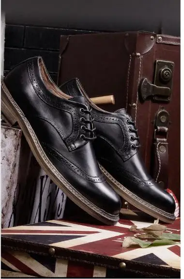 

Men Shoes black Genuine Leather luxury Formal business dress shoes Oxfords shoes Brock carved leather shoes for male