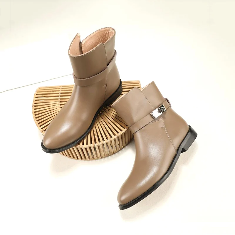 2018-Classic-Metal-Lock-Ankle-Boots-for-women-Designer-Leather-Short-winter-boots-Flat-heel-Buckled