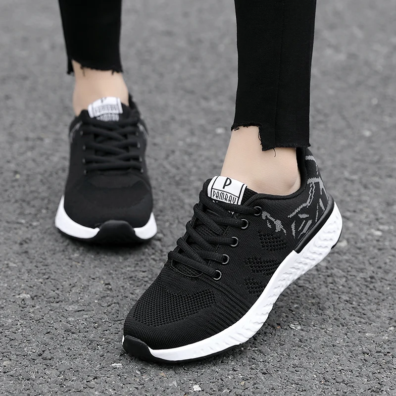Tenis Mujer/Новинка года; Легкие гибкие женские теннисные туфли; zapatos mujer; дышащие сетчатые спортивные туфли; chaussures femme; недорогие