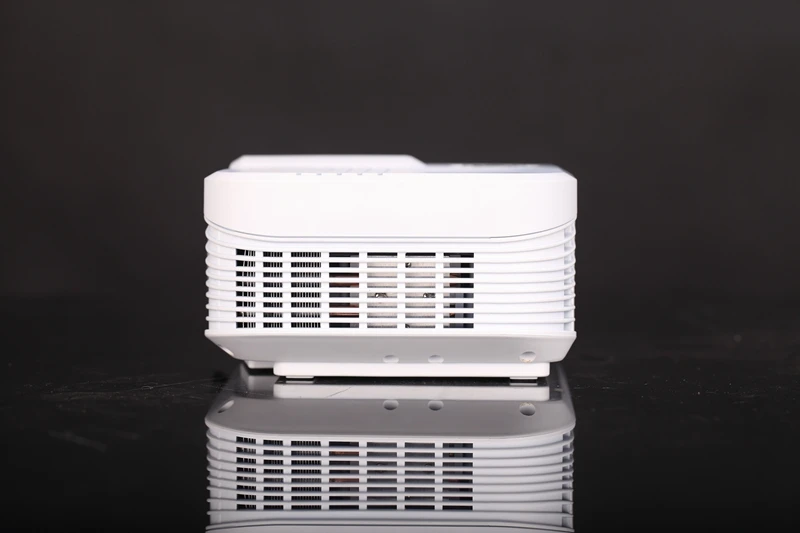 X9 Real three glasses lens High performance LCD Handheld 3D Native 800x480 Support 1080 Home theater system X9 Real three glasses lens High performance LCD Handheld 3D Native 800x480 Support 1080 Home theater system