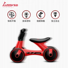 Новинка года, детский четырехколесный игрушечный автомобиль для малышей, ультра-светильник, нескользящий, уплотненный, расширенный, универсальный, для мальчиков и девочек