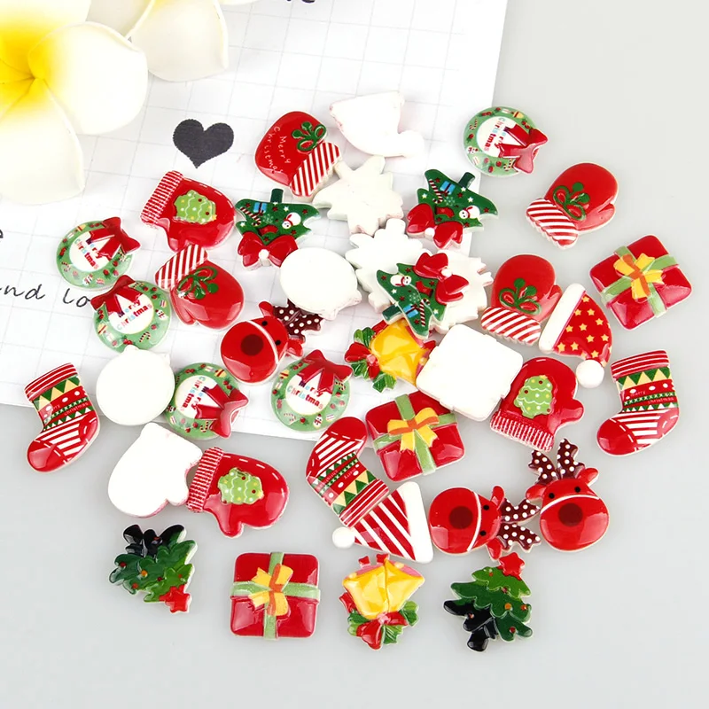 

30pcs Mix Designs Resin Flatback Cabochon Christmas Miniature Art Supply Christmas Decorations for Home