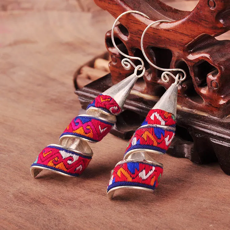 

Hot sell Noble- hot sell new - National Ethnic Original embroidered earrings Miao silver plated cloth embroidery dangle jewelry