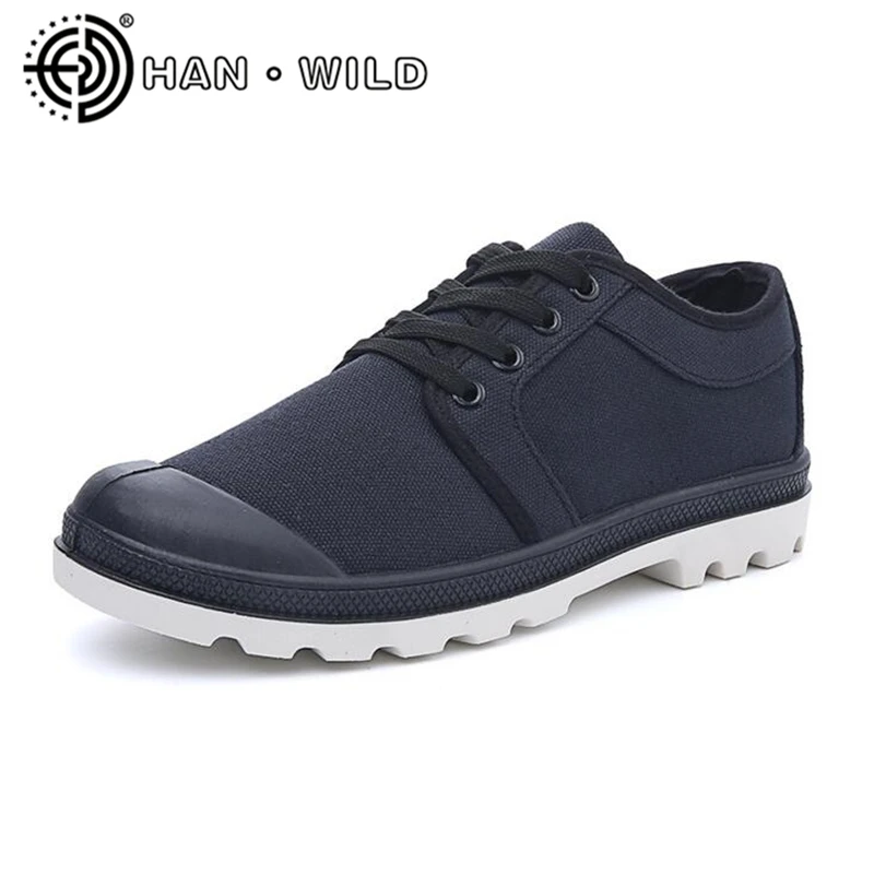 black casual canvas shoes