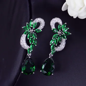 

green drop earring for party or for wedding