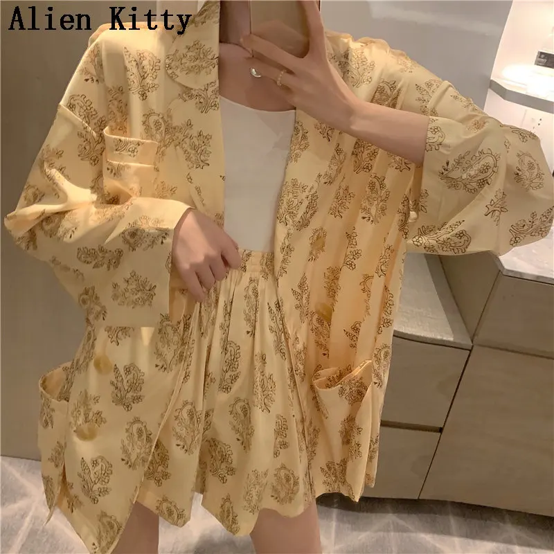 

Alien Kitty Autumn Women Loose Print Long-Sleeved Suit Tops+ Sexy Casual Wide Leg Shorts Simple All Match Two Piece Sets Suit