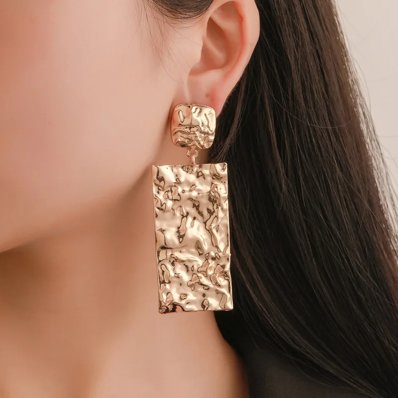 

New Fashion Metal Ear Nails Creative Long Fold Temperament Ear Drops Simple Geometric Earrings Popular in Europe and America