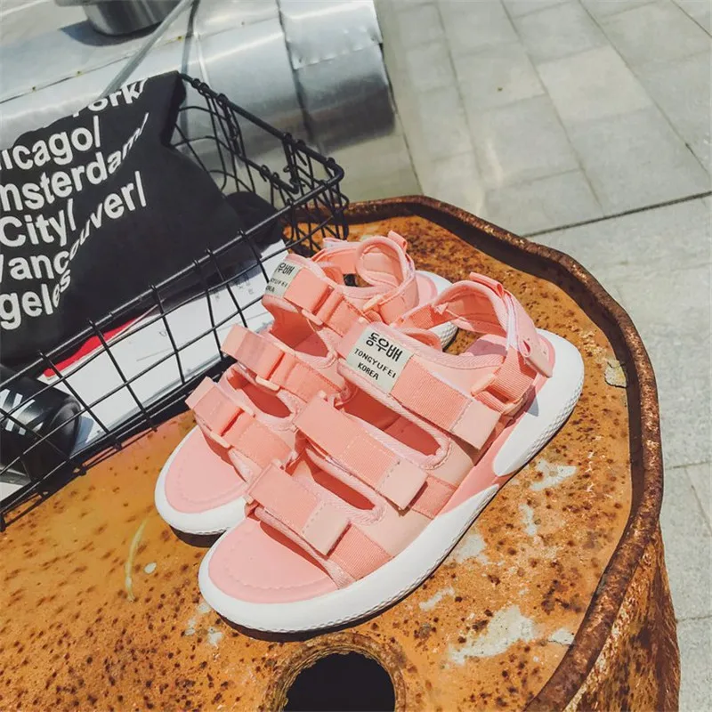 2018 المرأة سميكة أسفل لينة الصنادل هوك و حلقة الأزياء عارضة النعال شيك أحذية