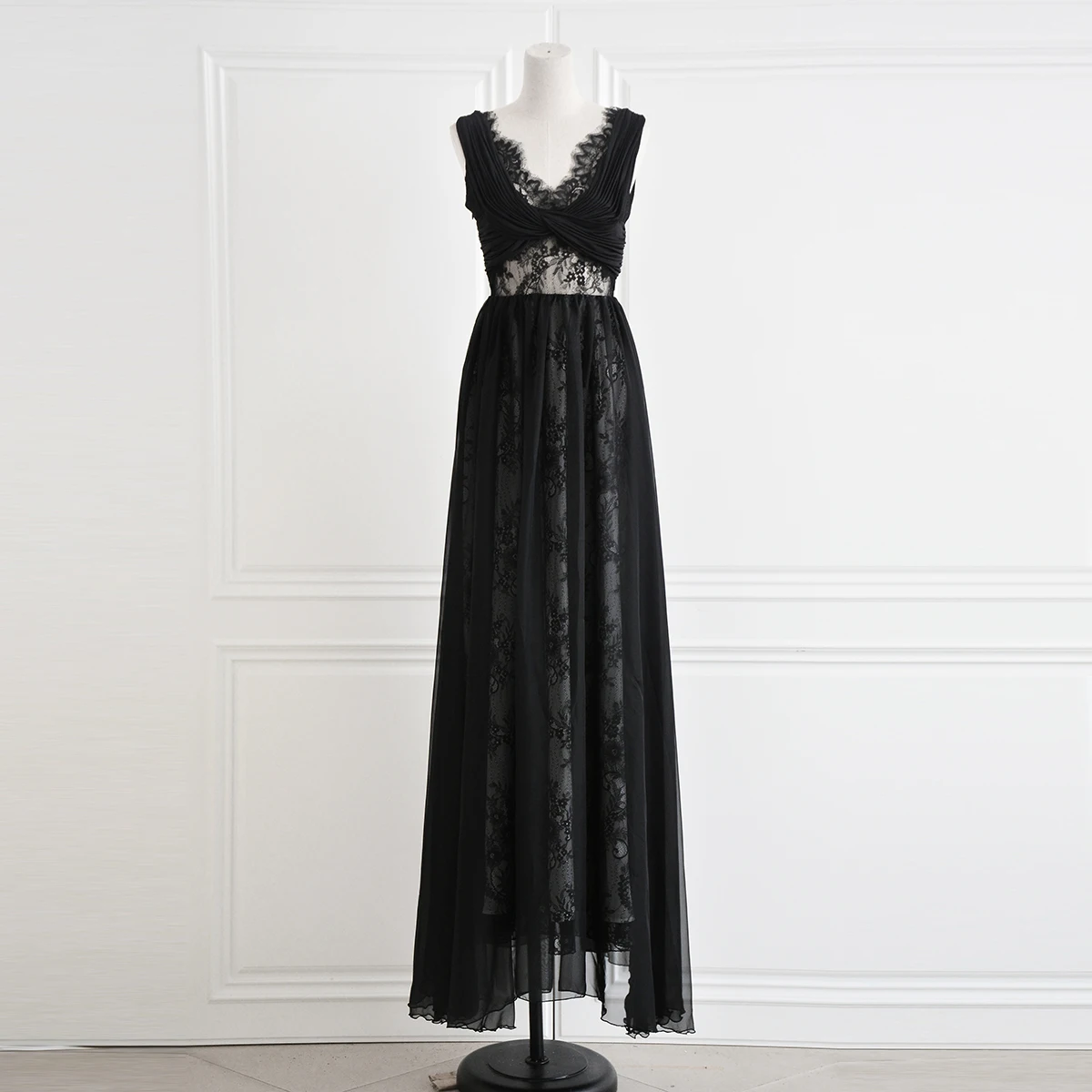 2017 Hoge Kwaliteit Elegante Nieuwste Mode Lente Zwart Sexy Mysterieuze Perspectief Lange hoogwaardige Sling Formele Lange Jurk 2017 Hoge Kwaliteit Elegante Nieuwste Mode Lente Zwart Sexy Mysterieuze Perspectief Lange hoogwaardige Sling Formele Lange Jurk