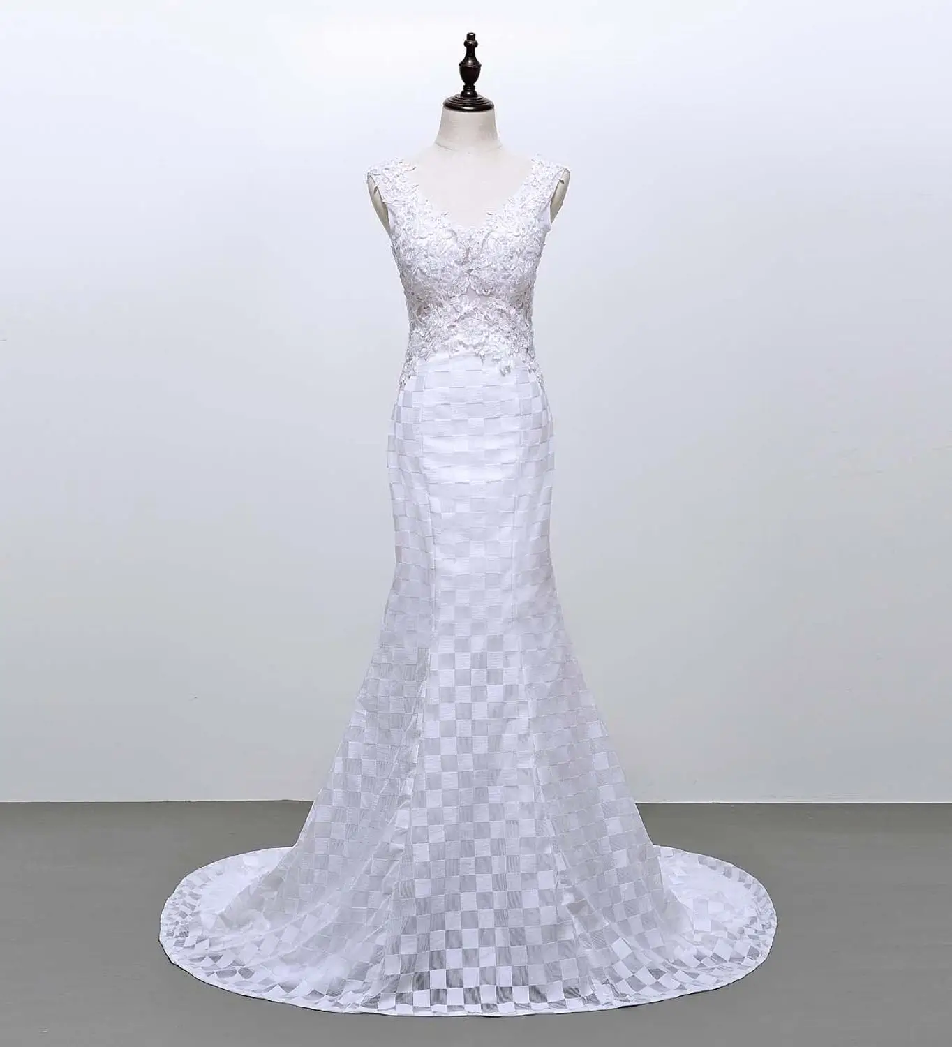 

Woman Elegant Sequins Lace Tulle Backless V-neck Mermaid Wedding Dress Long Train Bridal Gown 2019