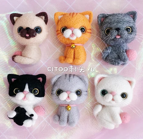 

Lovable cat's Brooch Cow cat wool needlepoint kit animal wool felt needle felting decoration craft needlecraft DIY handmade