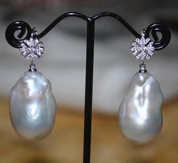 

LL<20-25mm south="" sea="" white="" baroque="" pearl="" earring=""></20-25mm>