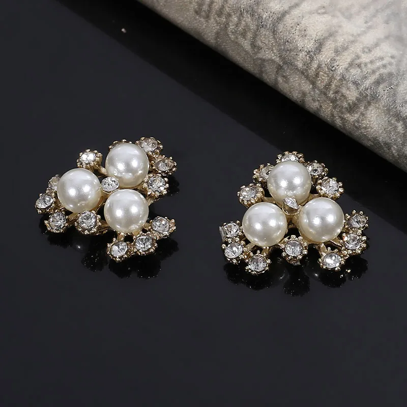 

2018New 100Pcs Three-Pearl Flower core Rhinestone Button for Wedding decoration or DIY Hair accessories BD63