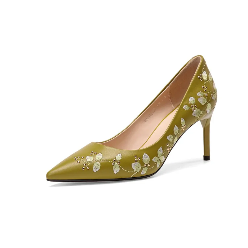 

2019 spring and autumn new new color matching pointed shallow mouth embroidered women's shoes green 0324