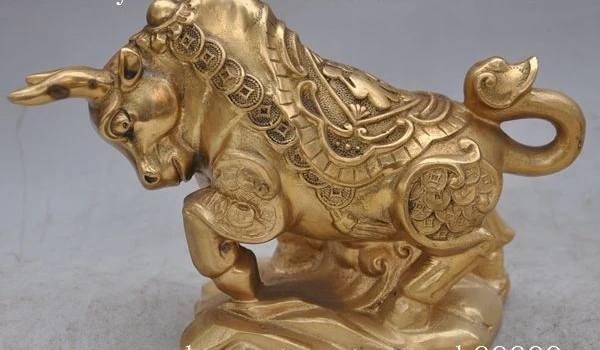 

7"chinese fengshui Copper Bronze Bullfighting Ox Bull wealth animal lucky statue