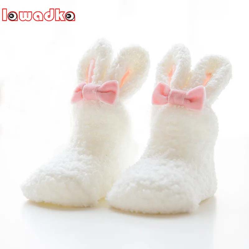 Lawadka/зимние носки из кораллового флиса для маленьких девочек мягкие милые носки для новорожденных с кроликом Размеры S(0-11 месяцев) и M(12-24 месяца