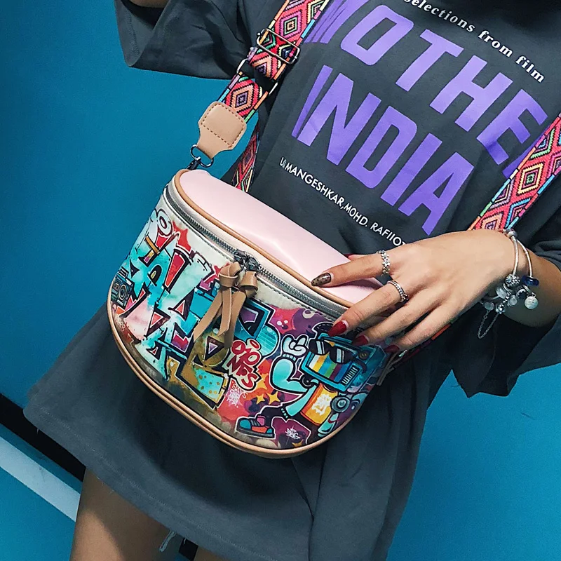 Hip-hop-Cartoon-Street-Style-Graffiti-PU-Leather-Women-Messenger-Bag-Teenager-Girl-Travel-Ladies-Crossbody (1)